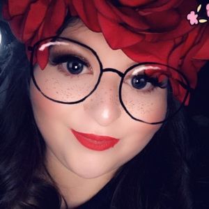 Meet your Posher, Casey